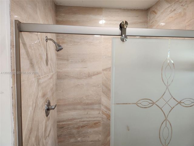5260 SW 9th St, Plantation, FL 33317