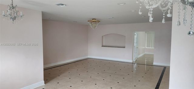 5260 SW 9th St, Plantation, FL 33317