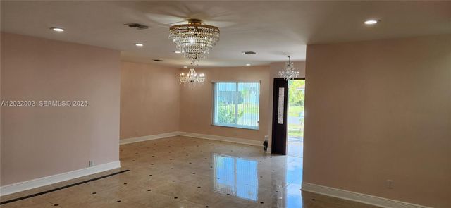 5260 SW 9th St, Plantation, FL 33317