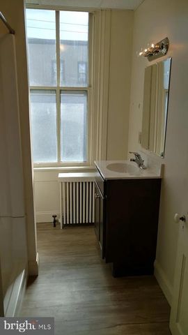 13 E WALNUT ST, Lancaster, PA 17602