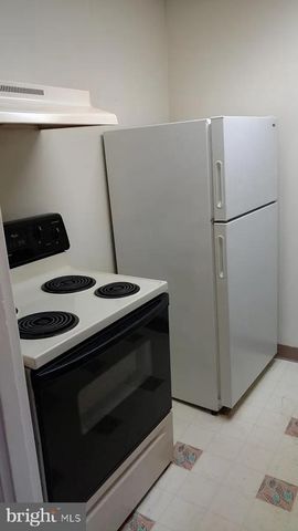 13 E WALNUT ST, Lancaster, PA 17602