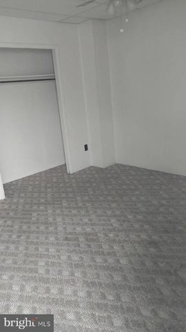 13 E WALNUT ST, Lancaster, PA 17602
