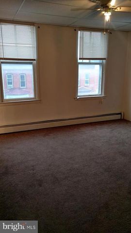 13 E WALNUT ST, Lancaster, PA 17602