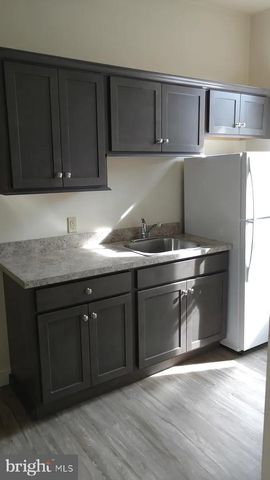 13 E WALNUT ST, Lancaster, PA 17602