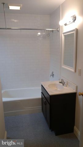 13 E WALNUT ST, Lancaster, PA 17602