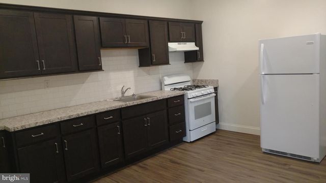 13 E WALNUT ST, Lancaster, PA 17602