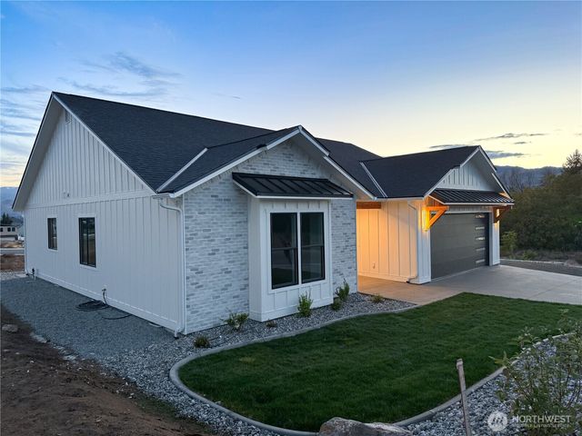 146 33rd Street, East Wenatchee, WA 98802