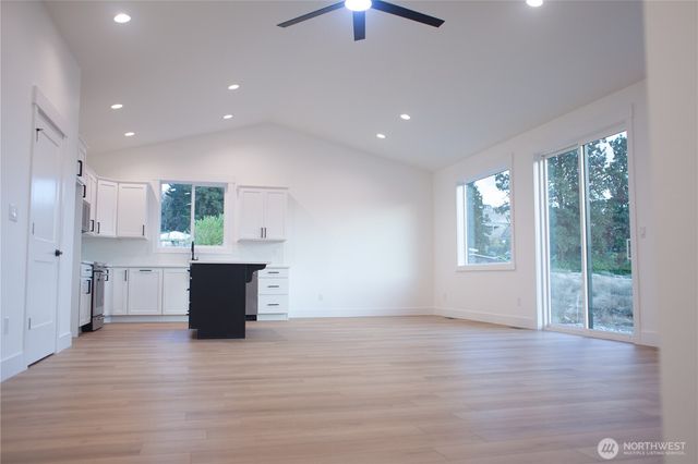 146 33rd Street, East Wenatchee, WA 98802