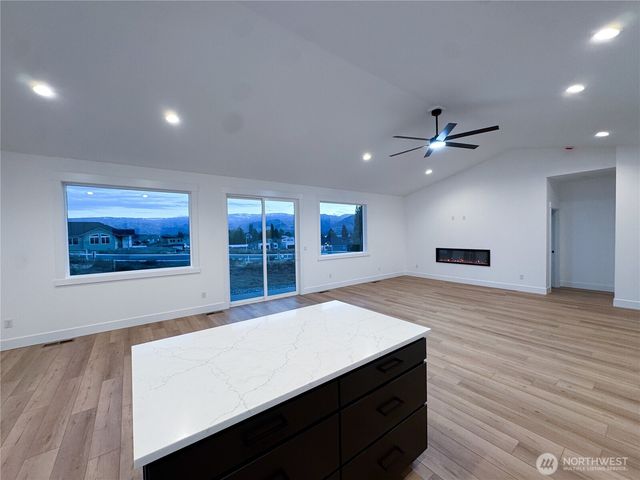 146 33rd Street, East Wenatchee, WA 98802