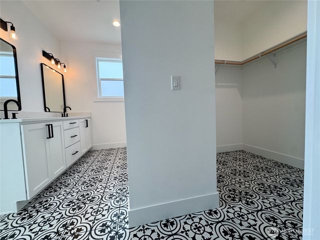 146 33rd Street, East Wenatchee, WA 98802