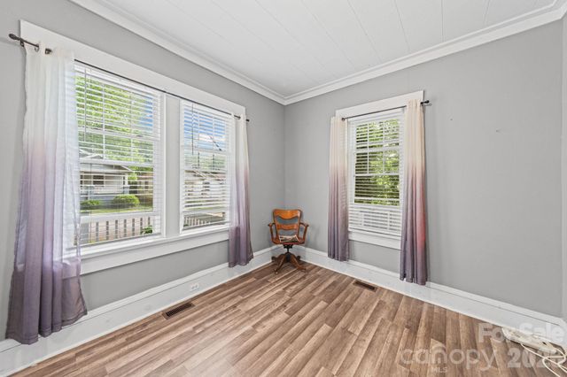 116 W 4th Avenue, Gastonia, NC 28052