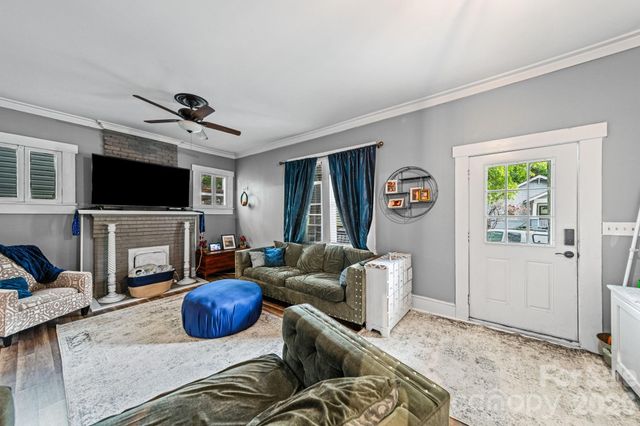 116 W 4th Avenue, Gastonia, NC 28052