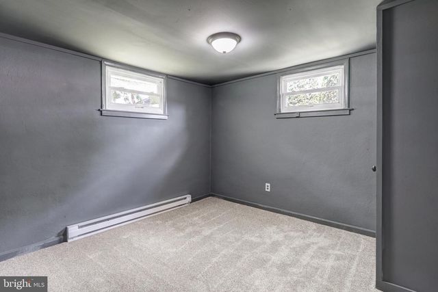 2218 HARLACKER LN, Dover, PA 17315