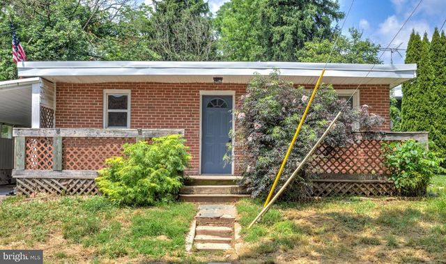 2218 HARLACKER LN, Dover, PA 17315