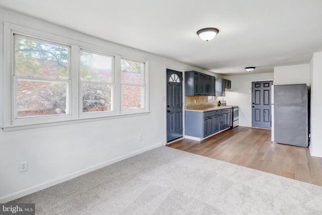 2218 HARLACKER LN, Dover, PA 17315