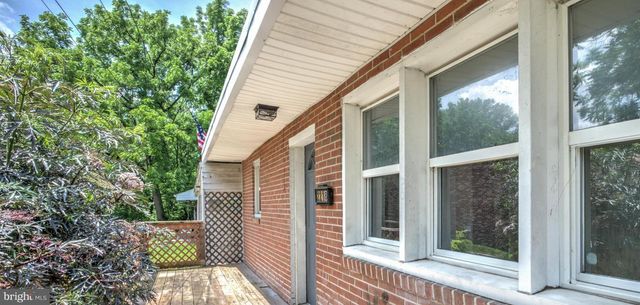 2218 HARLACKER LN, Dover, PA 17315