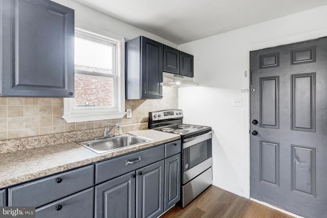 2218 HARLACKER LN, Dover, PA 17315