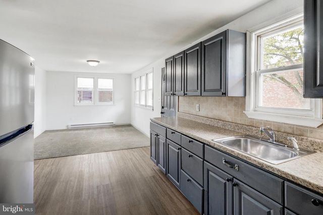 2218 HARLACKER LN, Dover, PA 17315