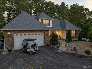 9527 Bent Tree Drive, Hillsboro, MO 63050