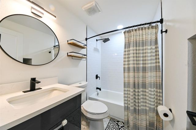 4114 W OLIVE STREET, Tampa, FL 33616