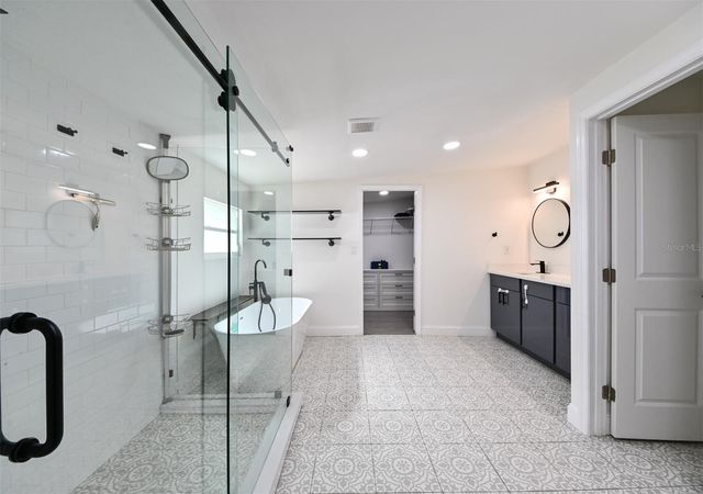 4114 W OLIVE STREET, Tampa, FL 33616