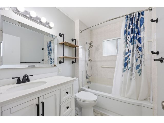950 WILLIAMS St, Eugene, OR 97402