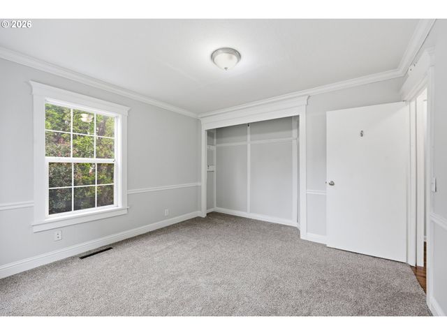 950 WILLIAMS St, Eugene, OR 97402