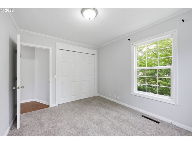 950 WILLIAMS St, Eugene, OR 97402