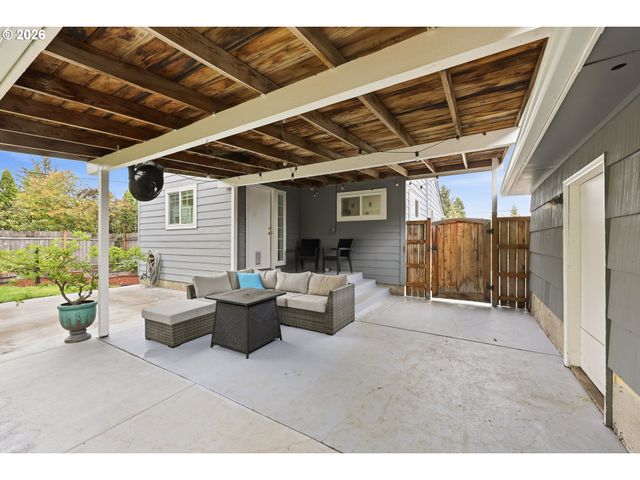 950 WILLIAMS St, Eugene, OR 97402