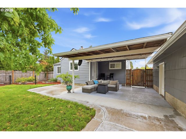 950 WILLIAMS St, Eugene, OR 97402