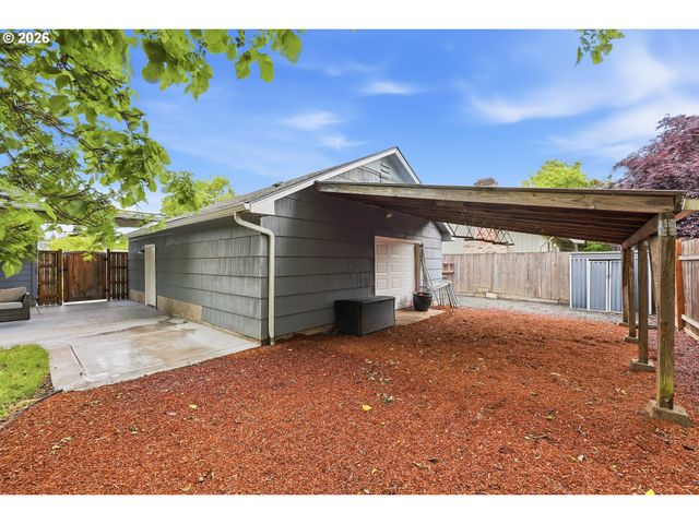 950 WILLIAMS St, Eugene, OR 97402