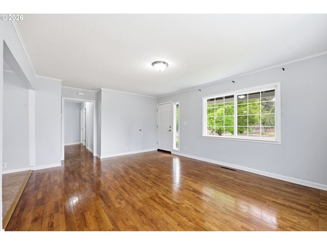 950 WILLIAMS St, Eugene, OR 97402