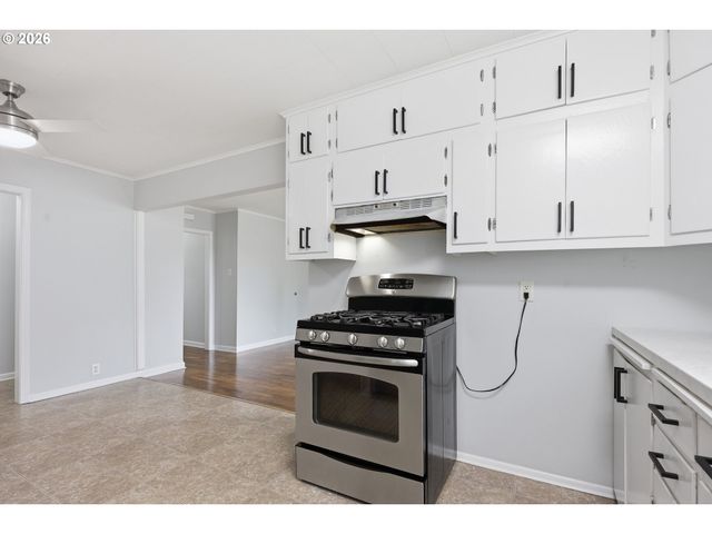 950 WILLIAMS St, Eugene, OR 97402