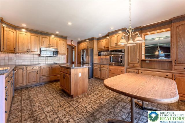 4809 Spruce Street, North Whitehall Twp, PA 18078