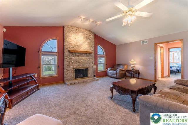 4809 Spruce Street, North Whitehall Twp, PA 18078