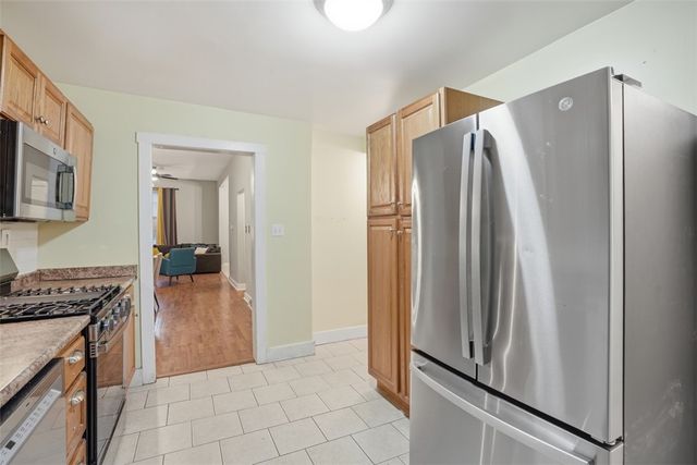 806 N Beatty St, Highland Park, PA 15206