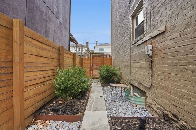 806 N Beatty St, Highland Park, PA 15206