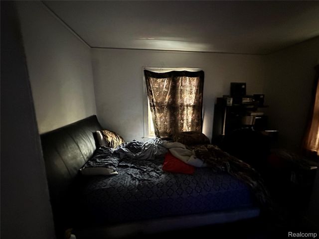 18051 Fairport Street, Detroit, MI 48205