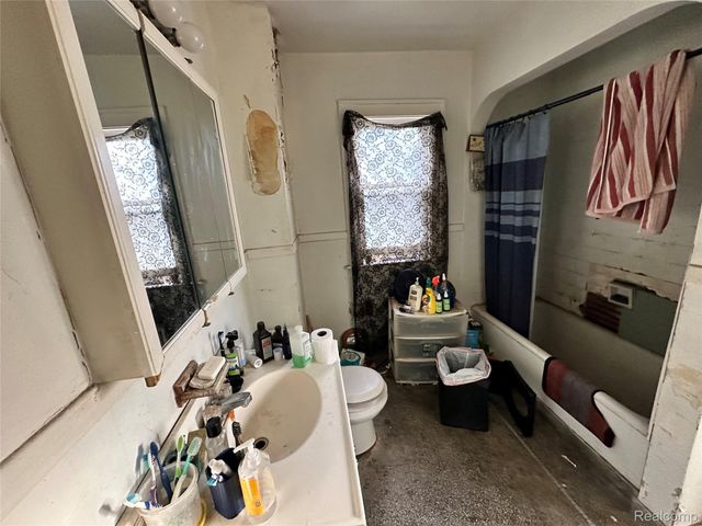 18051 Fairport Street, Detroit, MI 48205