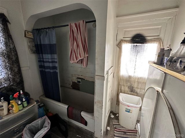 18051 Fairport Street, Detroit, MI 48205