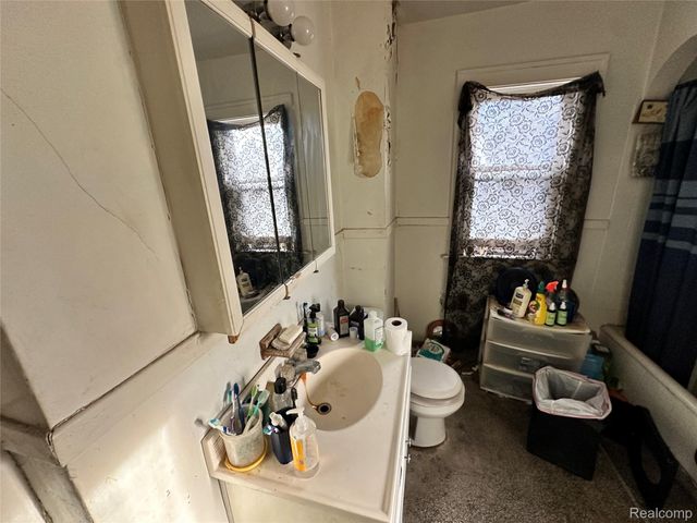 18051 Fairport Street, Detroit, MI 48205