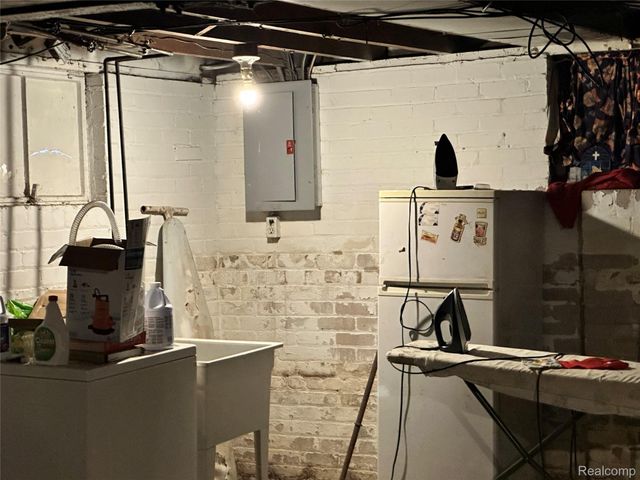 18051 Fairport Street, Detroit, MI 48205