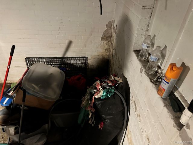 18051 Fairport Street, Detroit, MI 48205