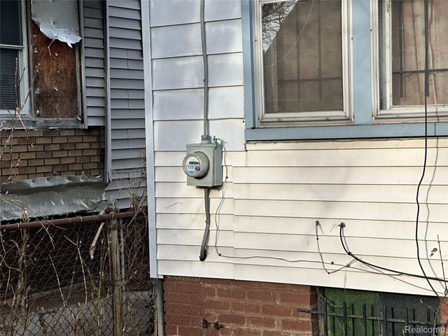 18051 Fairport Street, Detroit, MI 48205