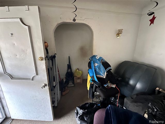 18051 Fairport Street, Detroit, MI 48205