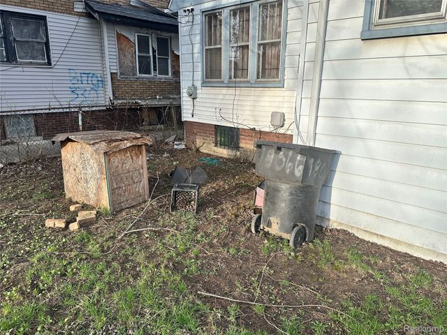 18051 Fairport Street, Detroit, MI 48205