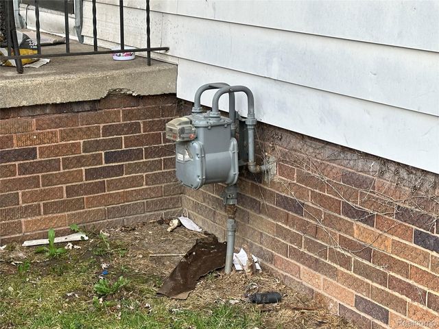 18051 Fairport Street, Detroit, MI 48205