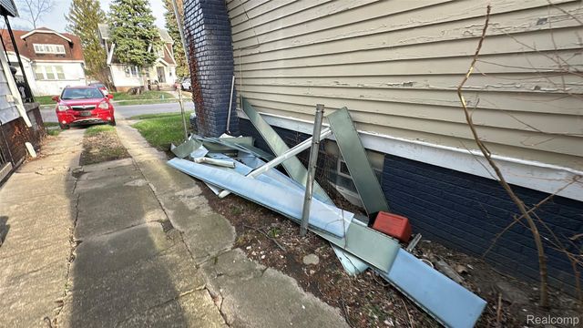 18051 Fairport Street, Detroit, MI 48205