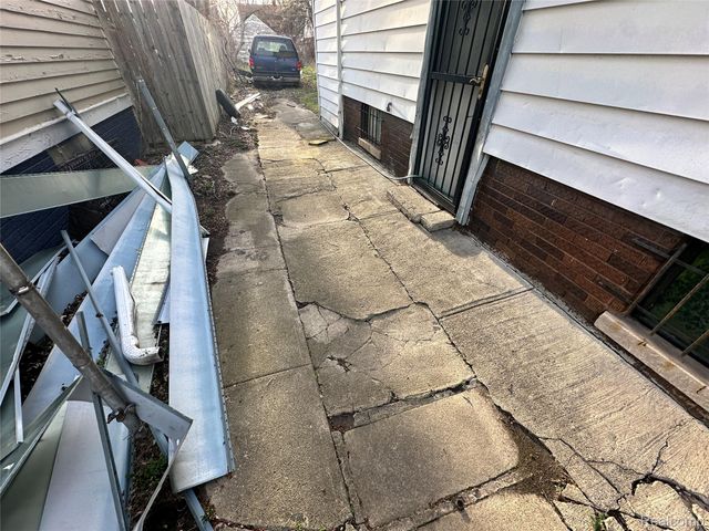 18051 Fairport Street, Detroit, MI 48205