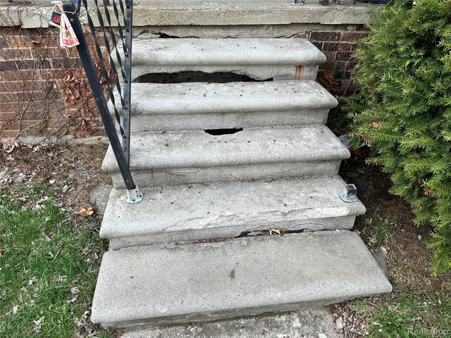 18051 Fairport Street, Detroit, MI 48205